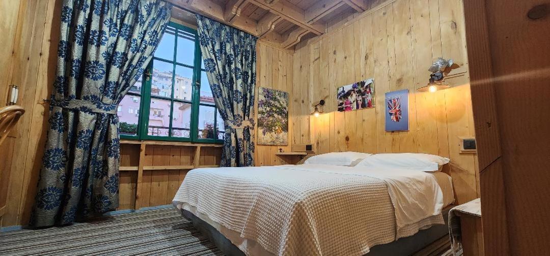 Bed & Breakfast London Tirana